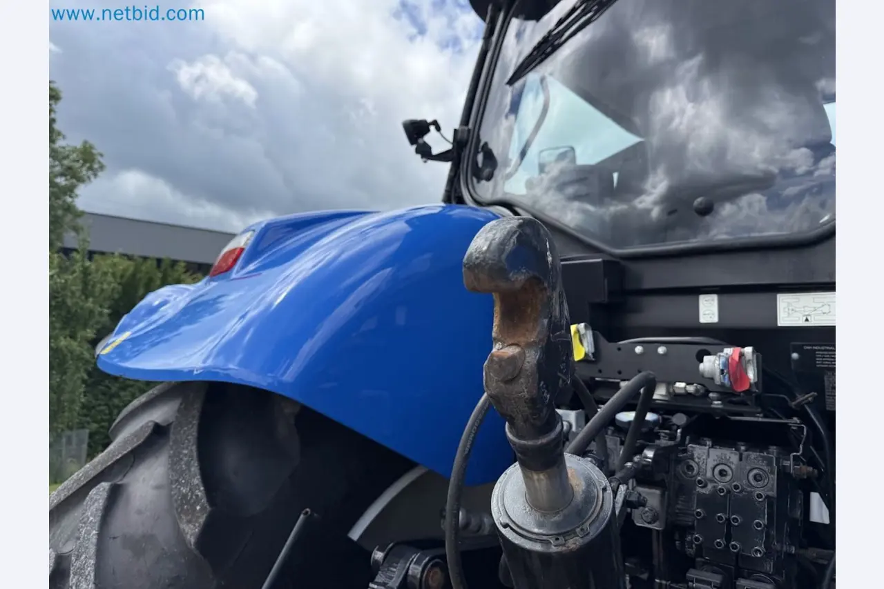 Agricultural tractor for professional use-76