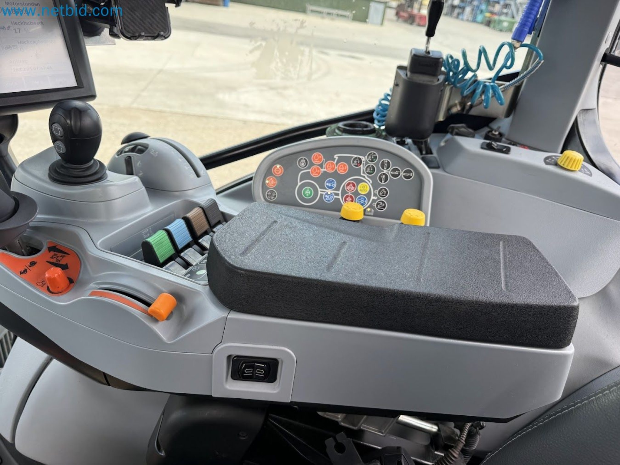 Agricultural tractor for professional use-79