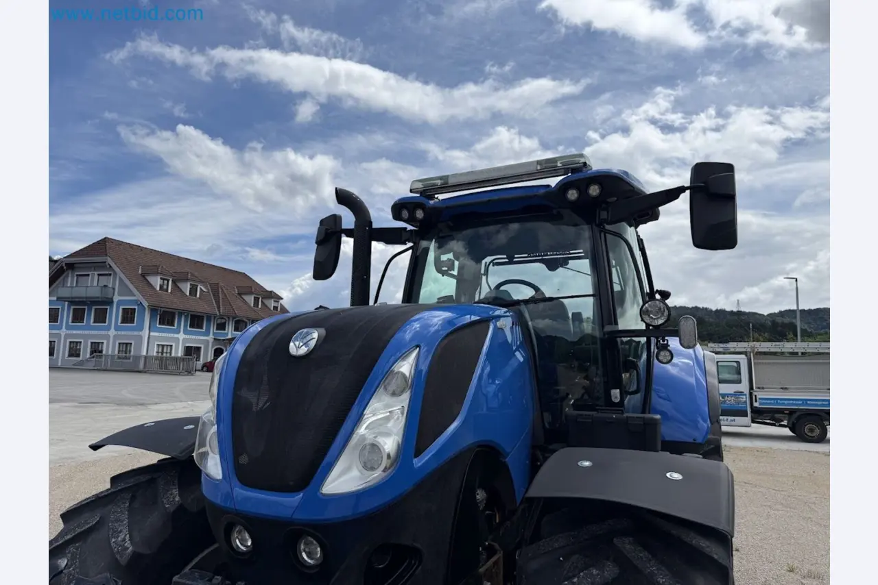 Agricultural tractor for professional use-7