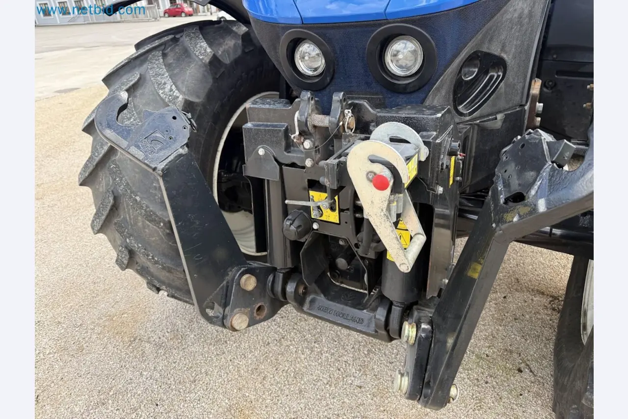 Agricultural tractor for professional use-8