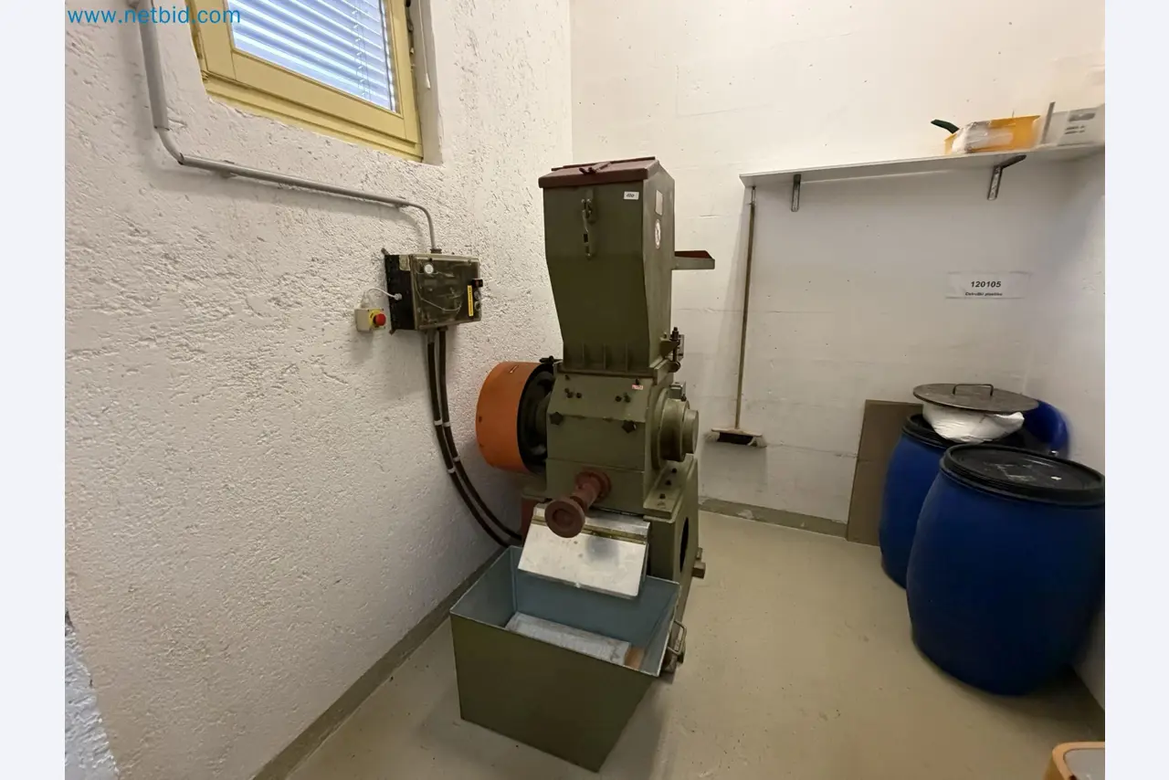 Machinery and production equipment for plastics processing-3