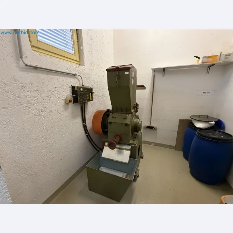 Machinery and production equipment for plastics processing-3