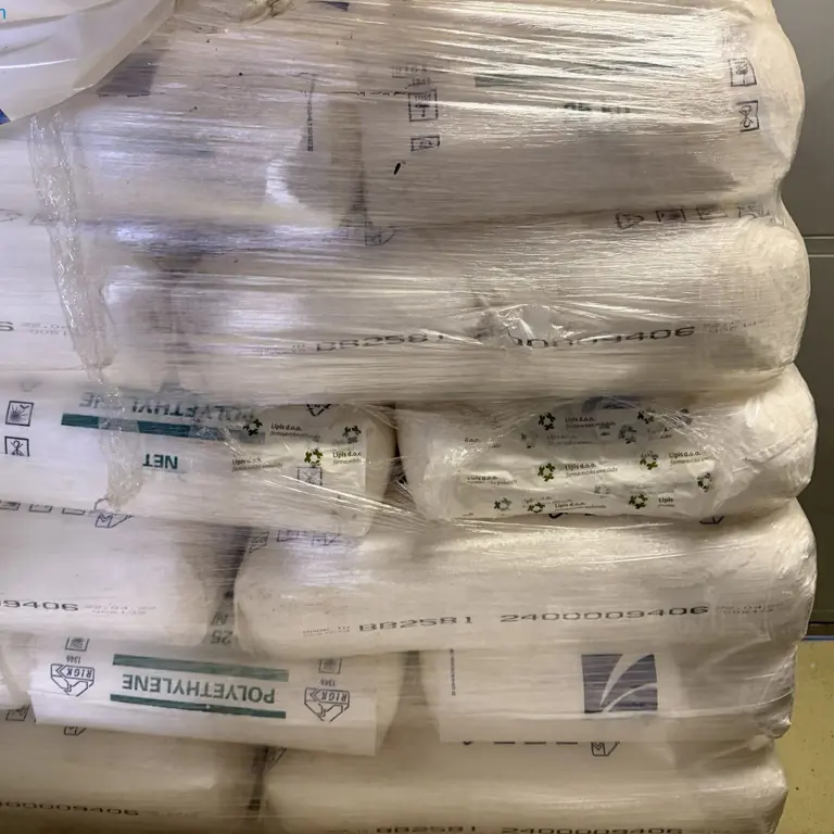 Polyethylene (PE) – 2,500 kg of Raw Material for Plastics Processing