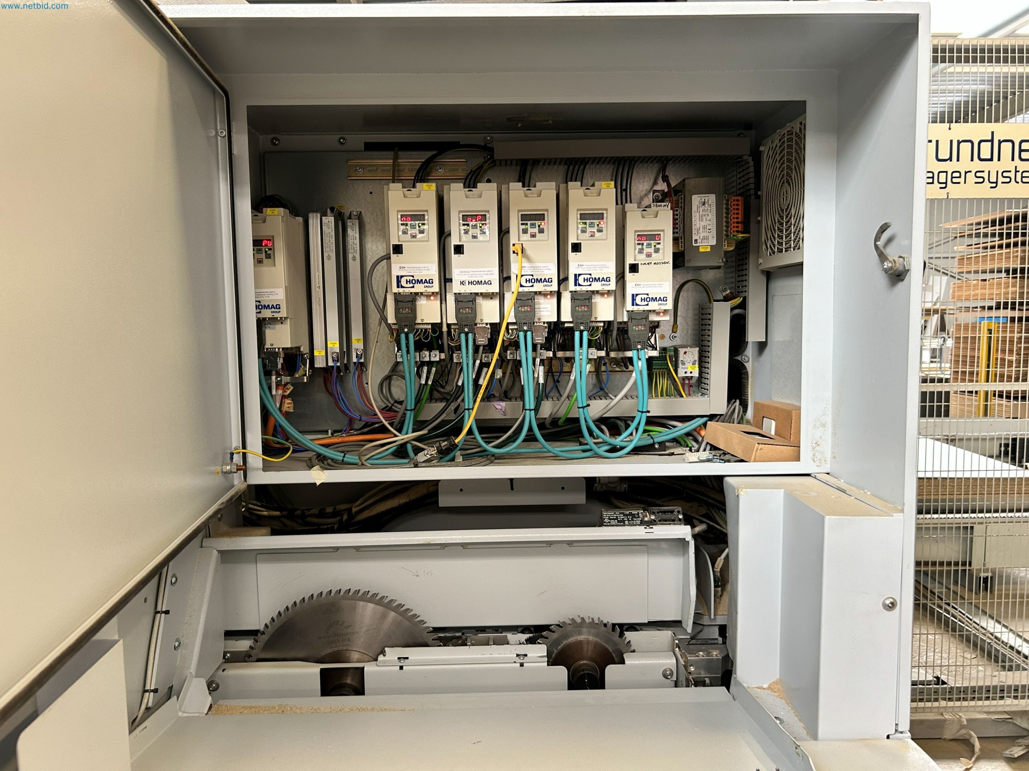 Complete furniture production

-38