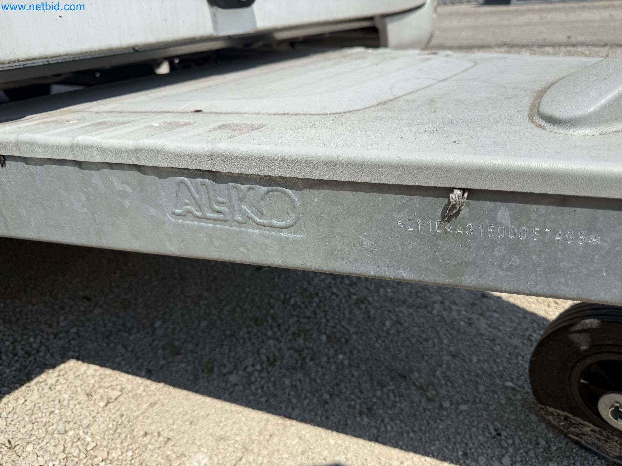 Spacious family trailer with a modern, stylish design-106