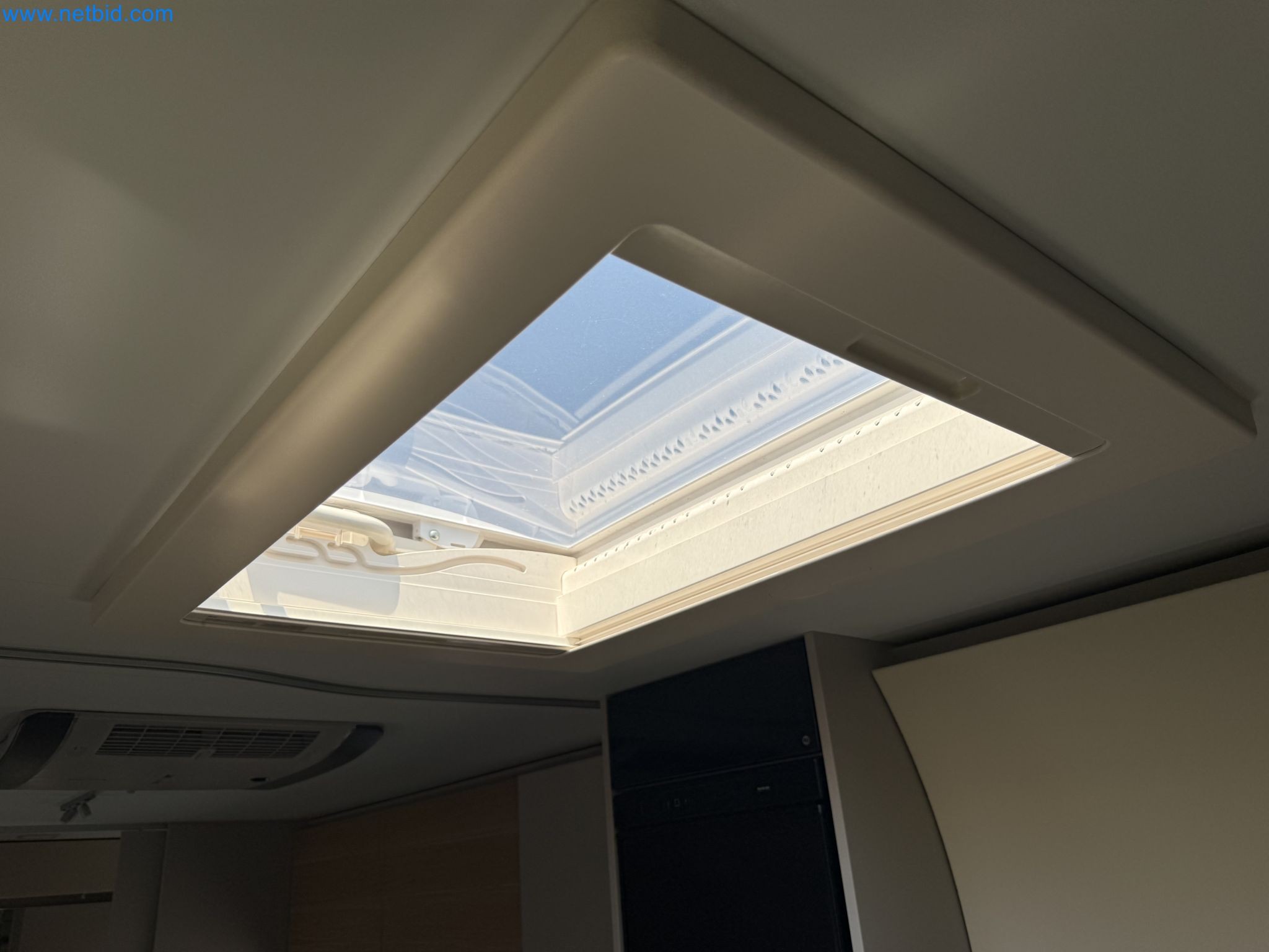 Spacious family trailer with a modern, stylish design-10