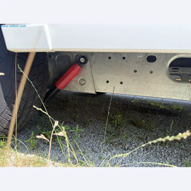 Spacious family trailer with a modern, stylish design-110