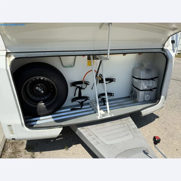 Spacious family trailer with a modern, stylish design-116