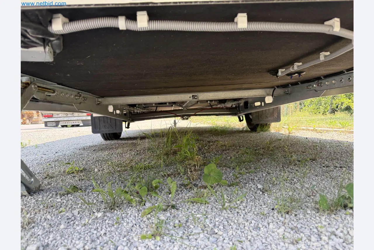 Spacious family trailer with a modern, stylish design-117