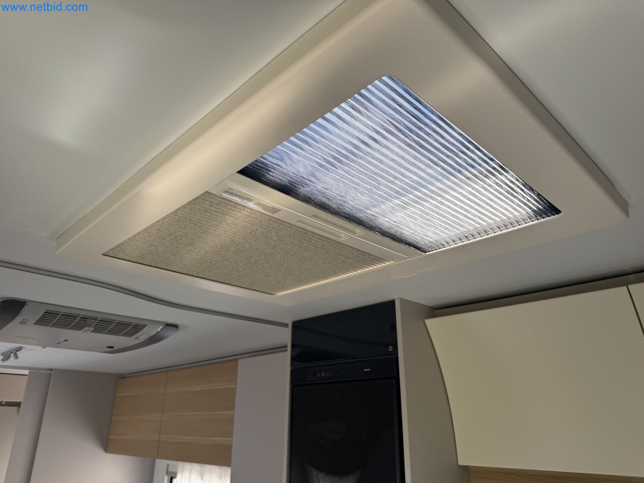 Spacious family trailer with a modern, stylish design-11