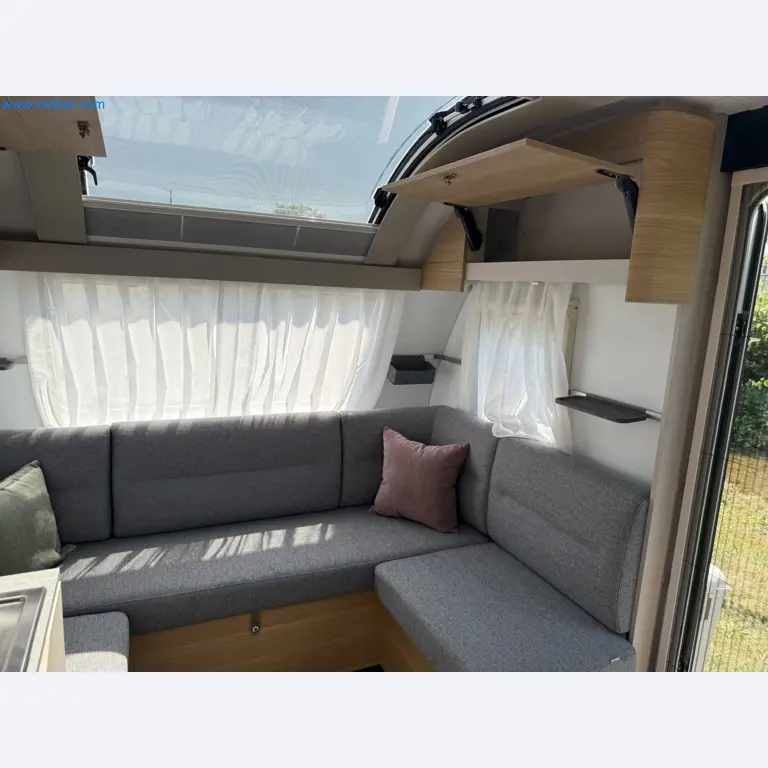 Spacious family trailer with a modern, stylish design-124