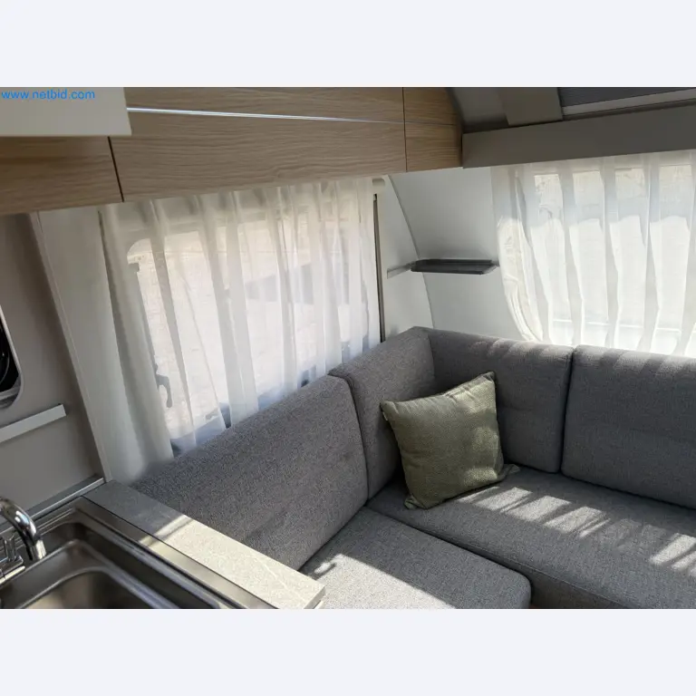 Spacious family trailer with a modern, stylish design-125