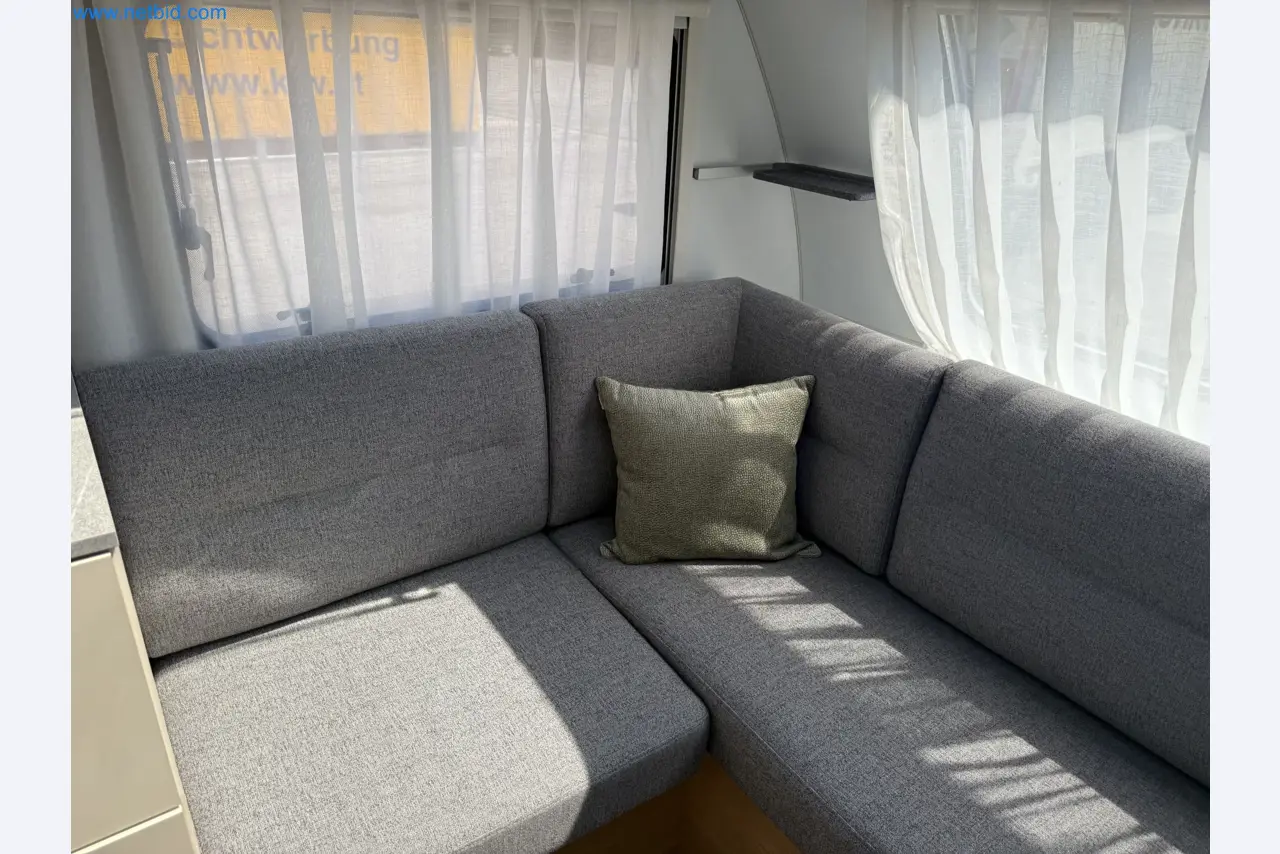 Spacious family trailer with a modern, stylish design-126