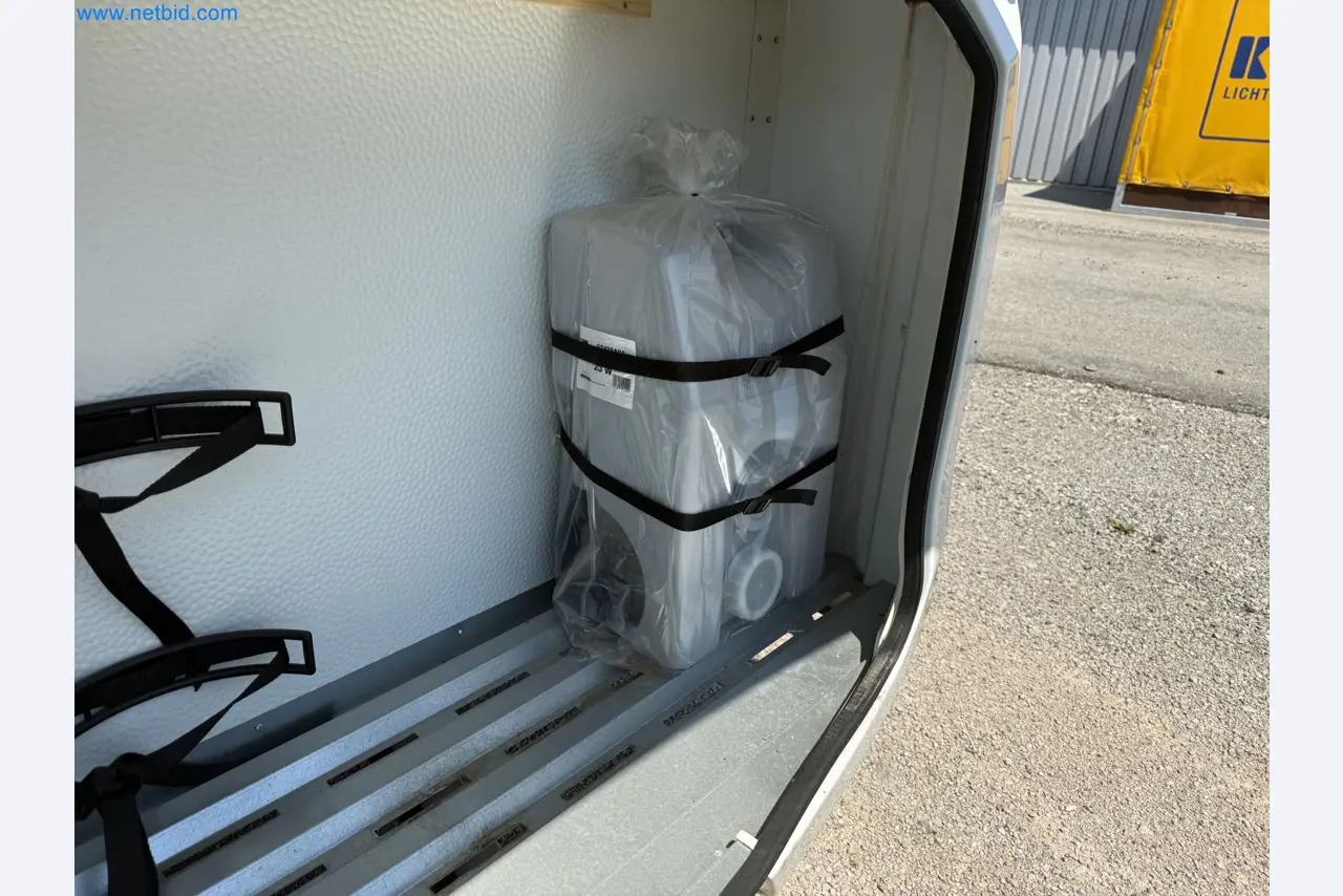 Spacious family trailer with a modern, stylish design-127