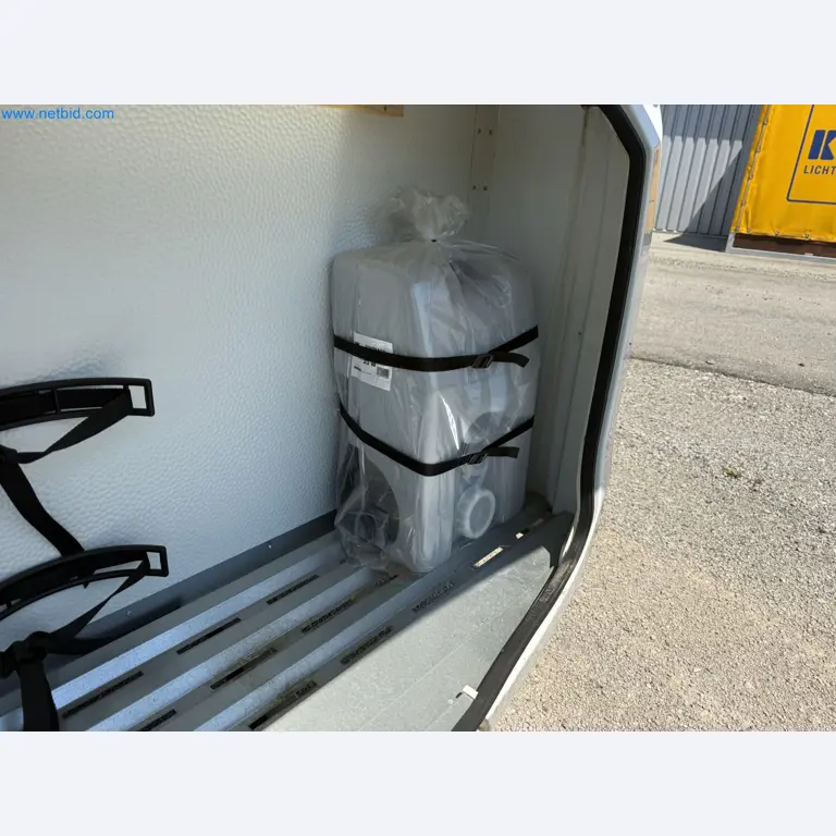 Spacious family trailer with a modern, stylish design-127