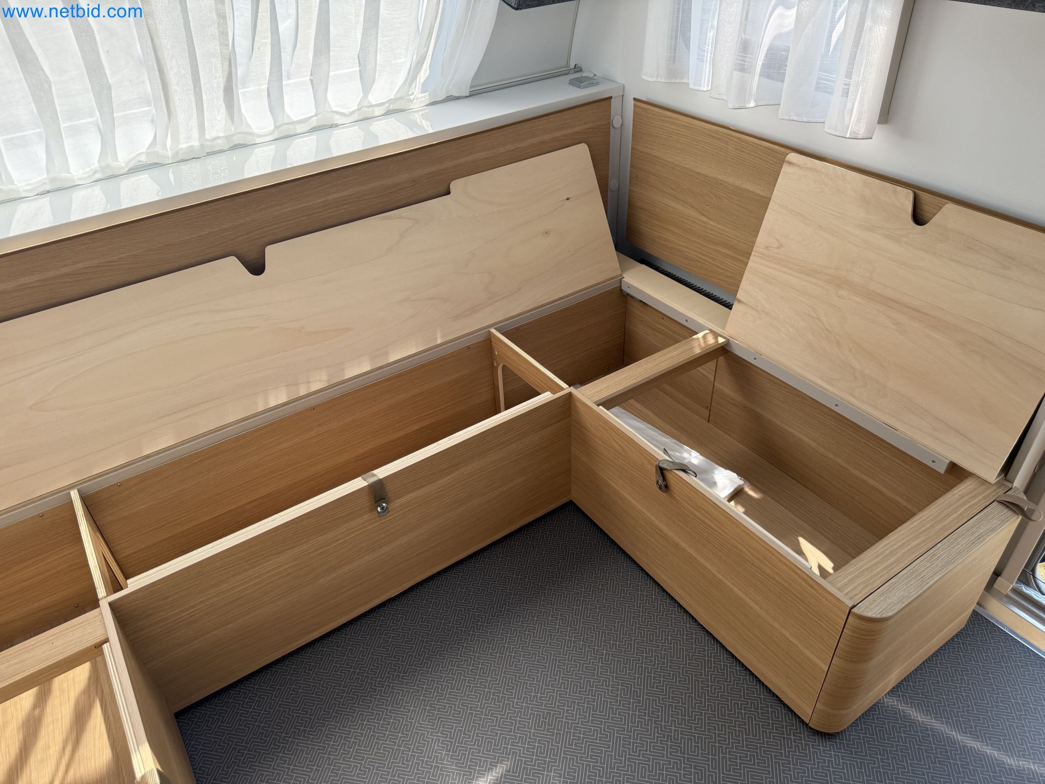 Spacious family trailer with a modern, stylish design-129