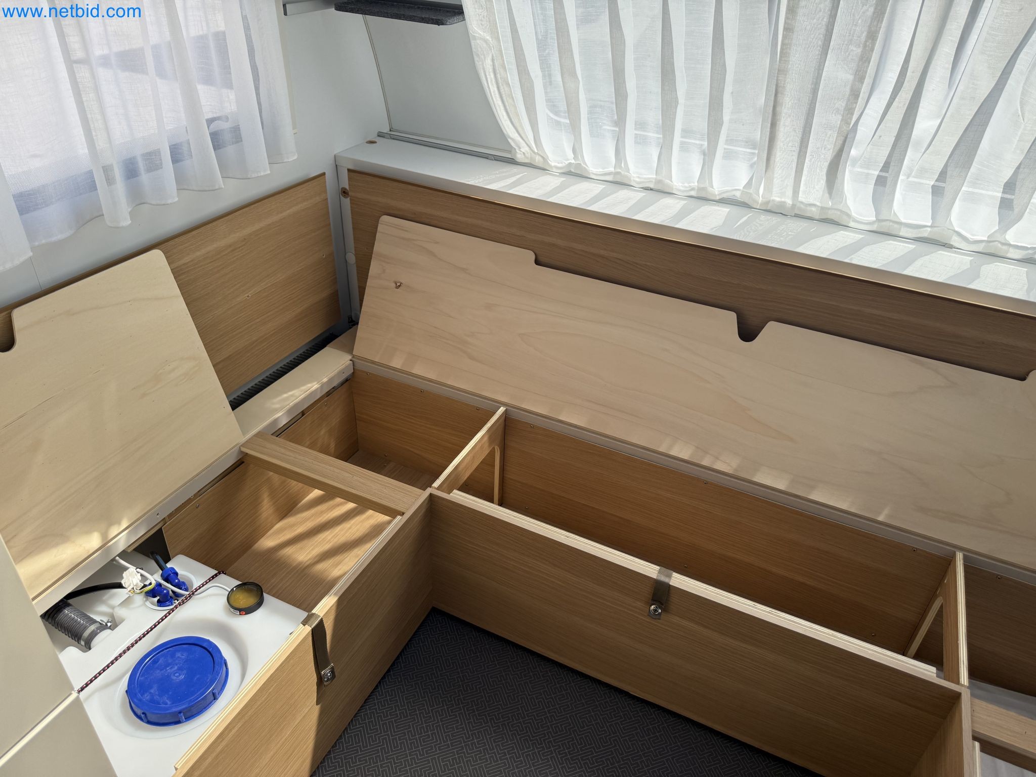 Spacious family trailer with a modern, stylish design-130