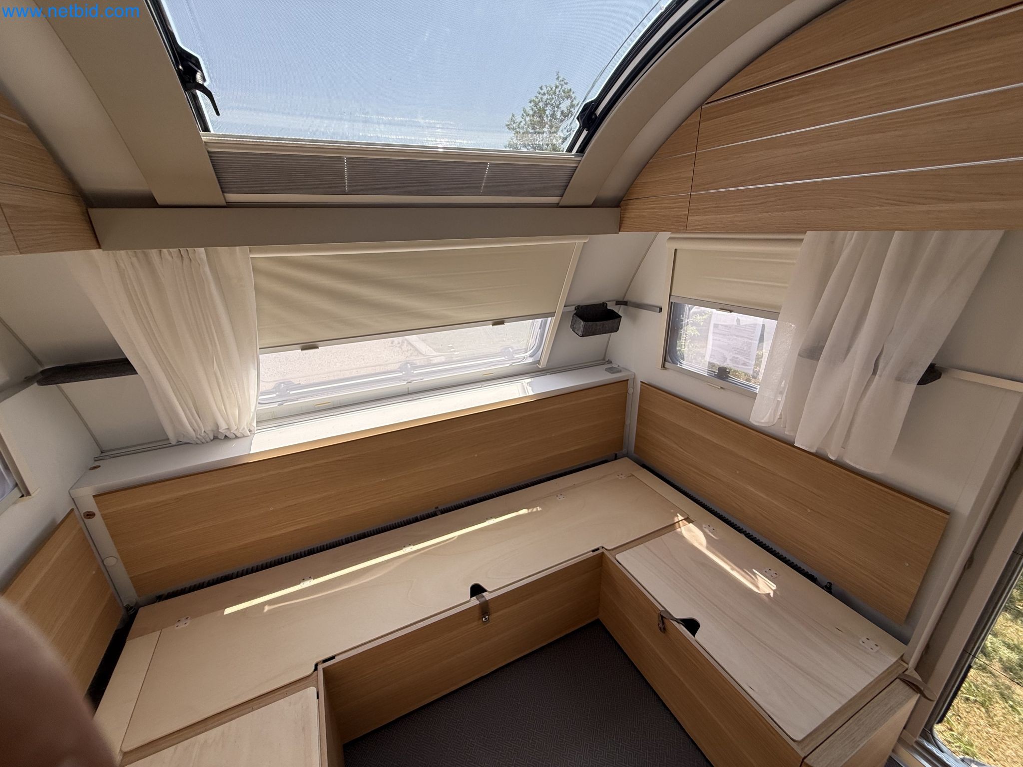 Spacious family trailer with a modern, stylish design-136