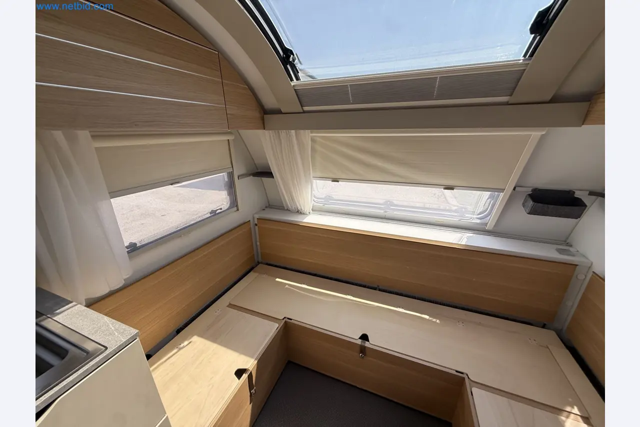 Spacious family trailer with a modern, stylish design-137