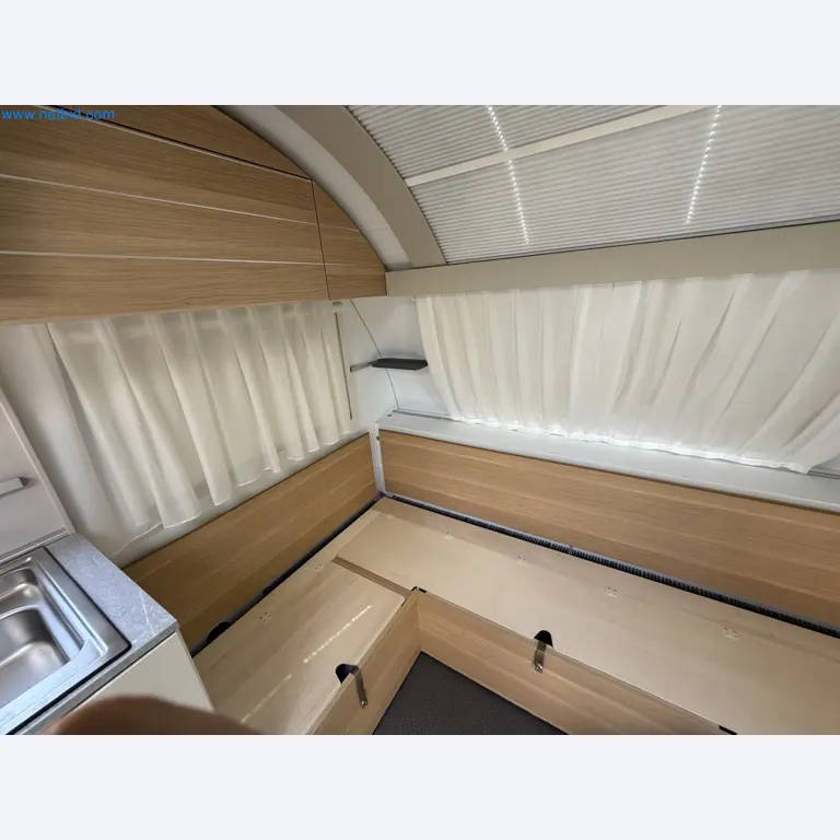 Spacious family trailer with a modern, stylish design-140