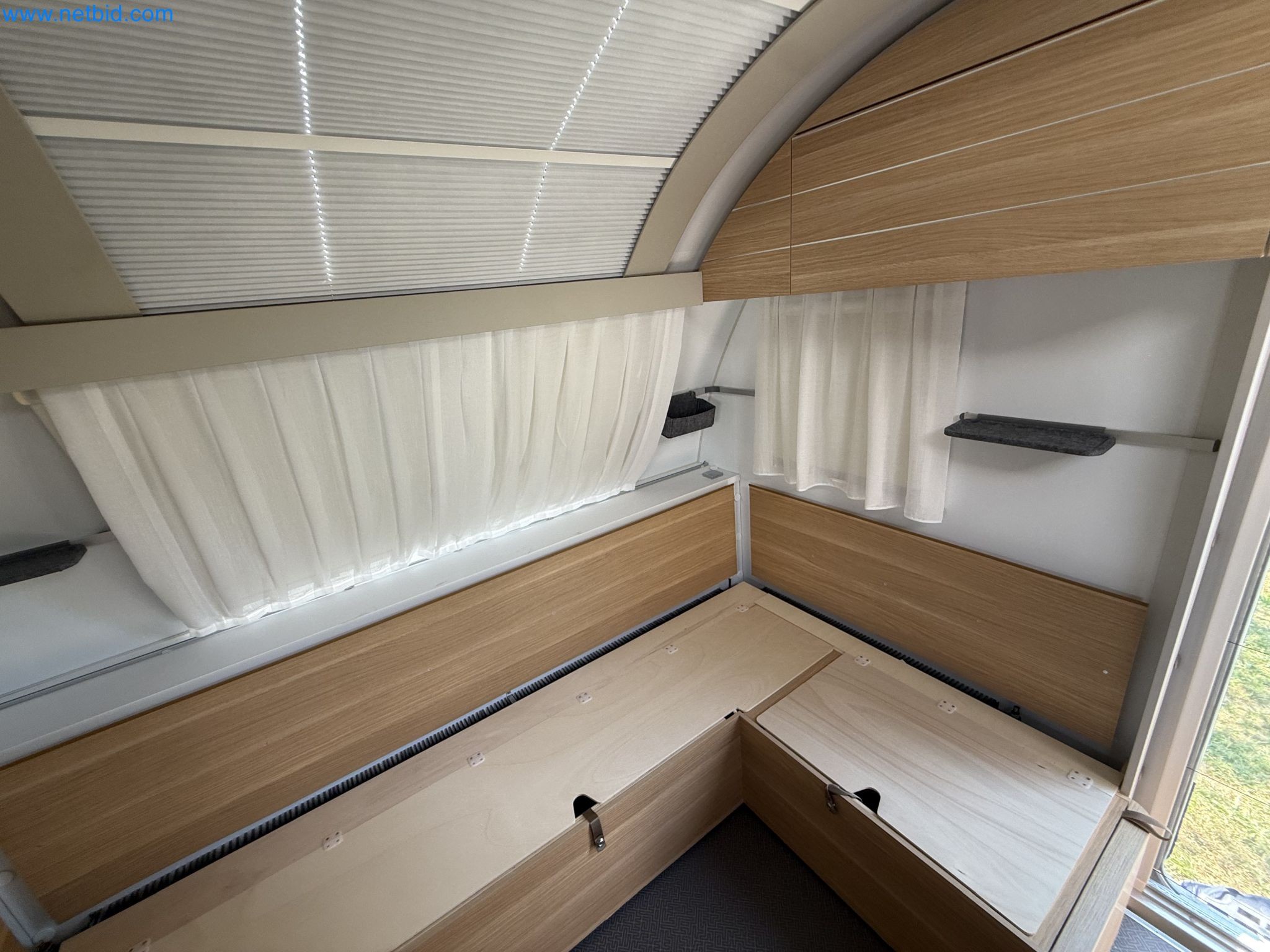 Spacious family trailer with a modern, stylish design-141