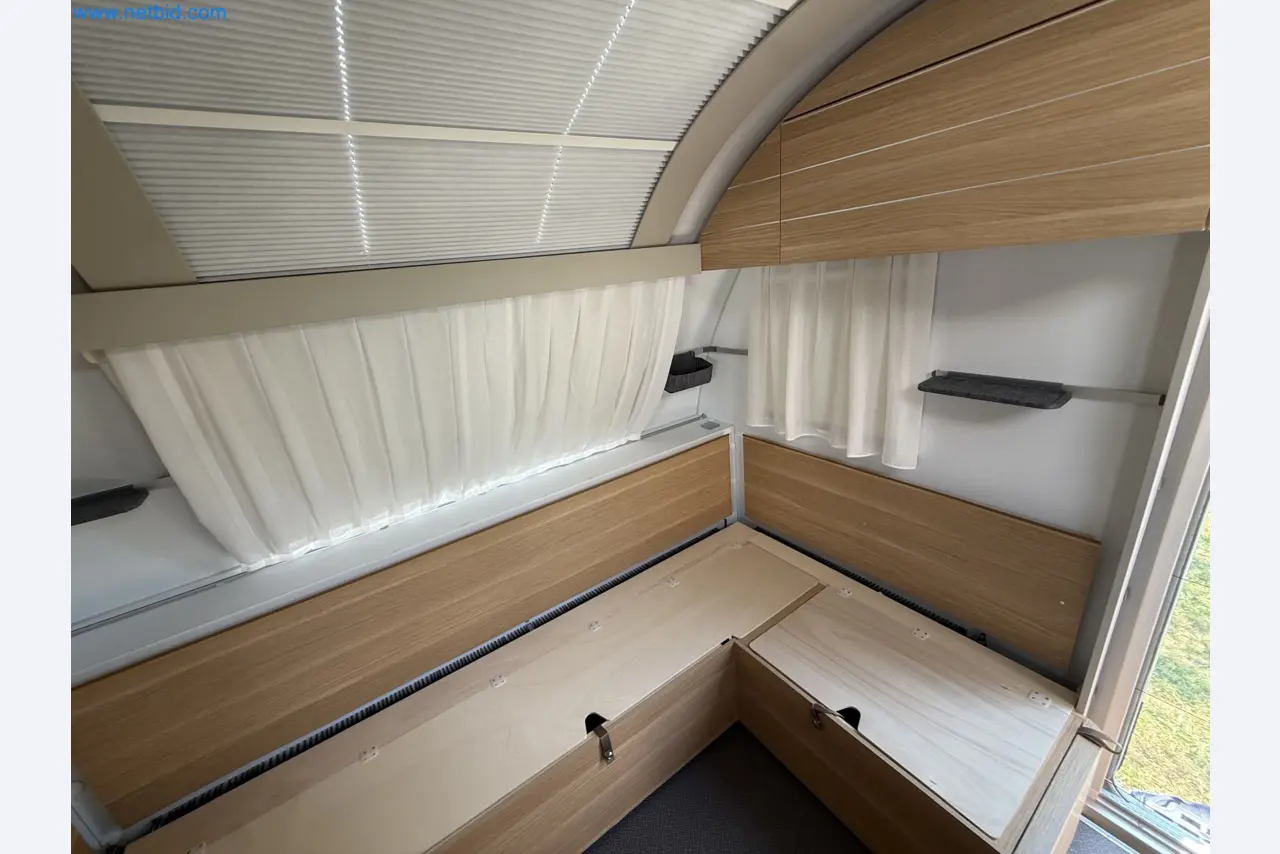 Spacious family trailer with a modern, stylish design-141