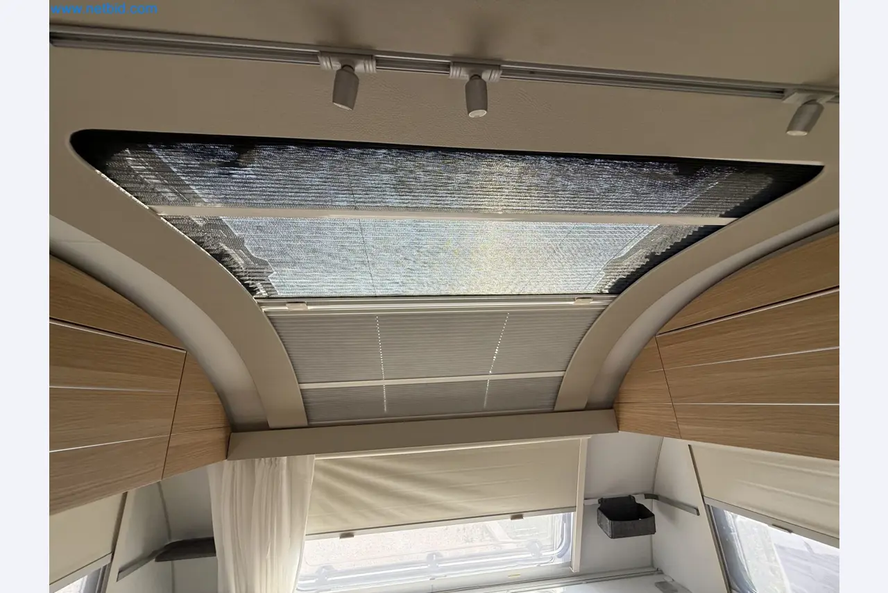 Spacious family trailer with a modern, stylish design-144