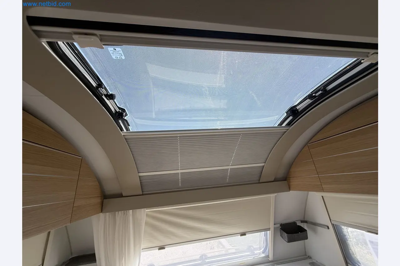 Spacious family trailer with a modern, stylish design-145