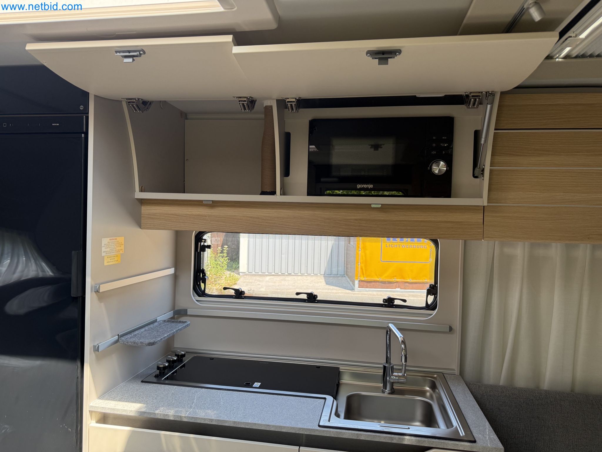 Spacious family trailer with a modern, stylish design-146