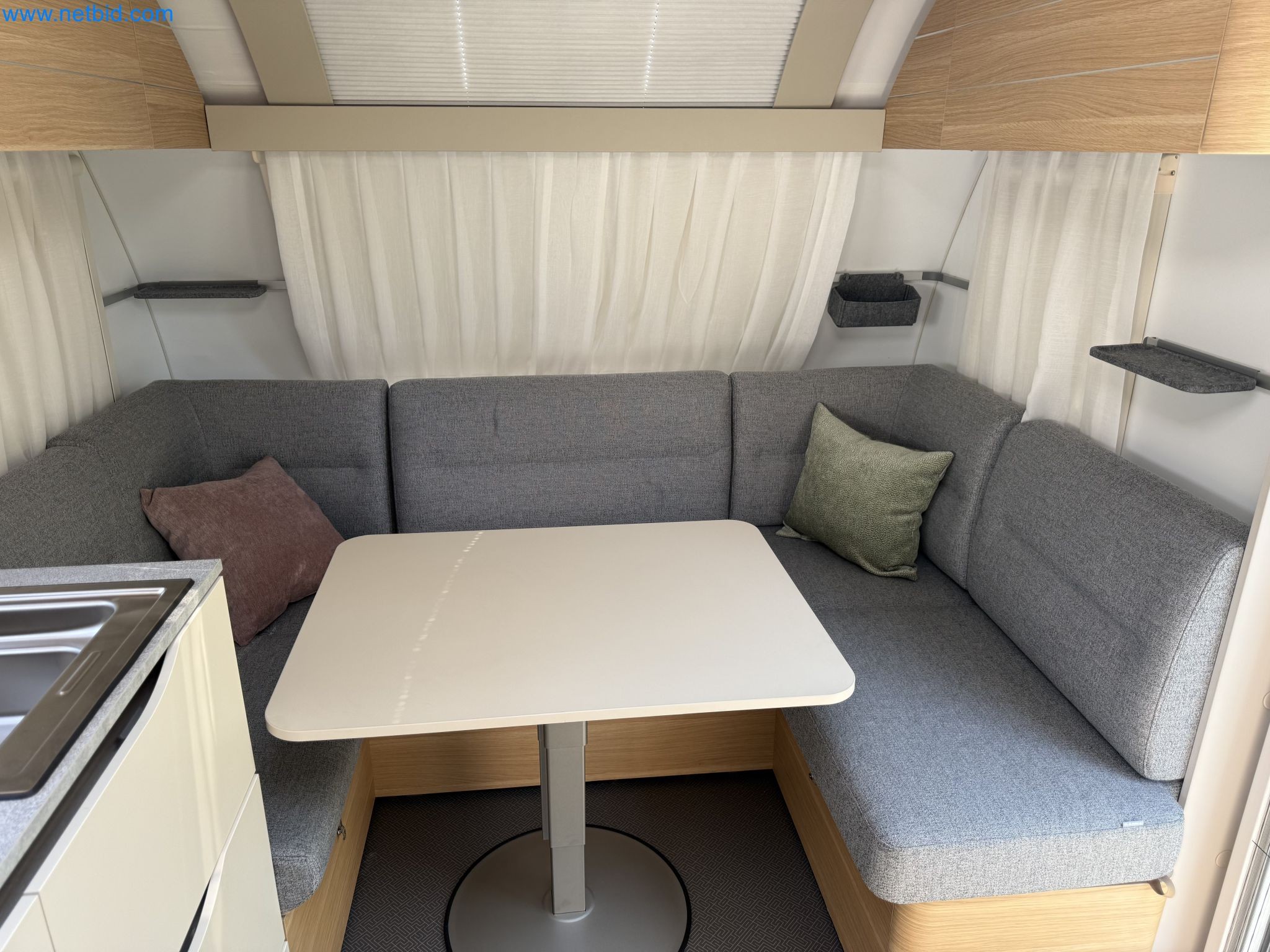 Spacious family trailer with a modern, stylish design-152
