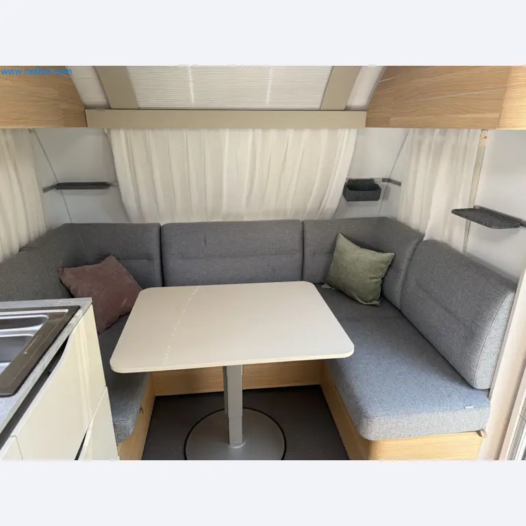 Spacious family trailer with a modern, stylish design-152