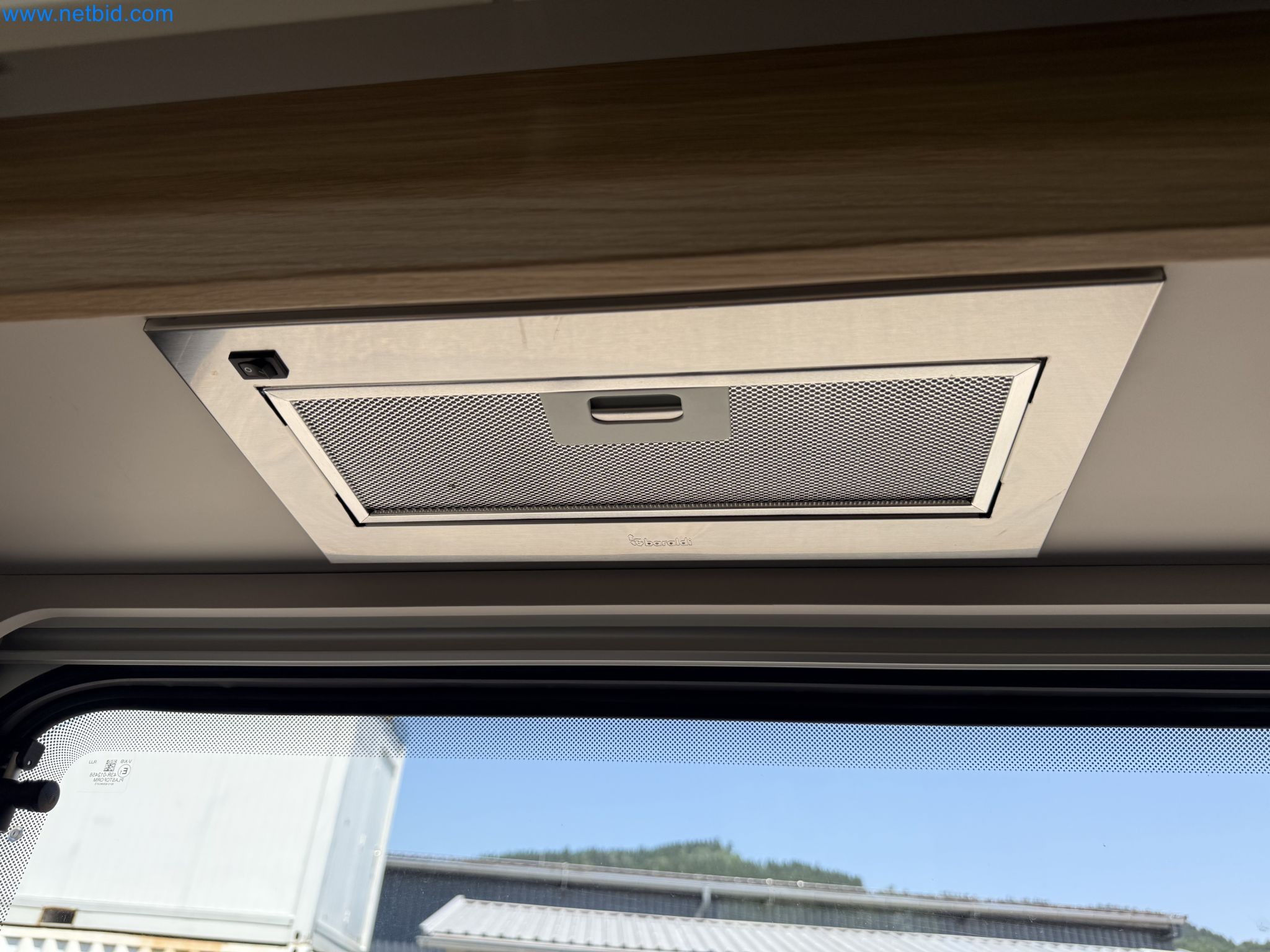 Spacious family trailer with a modern, stylish design-153