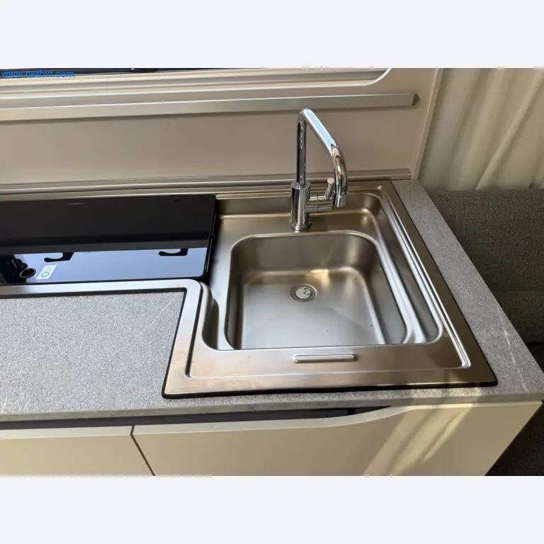 Spacious family trailer with a modern, stylish design-157