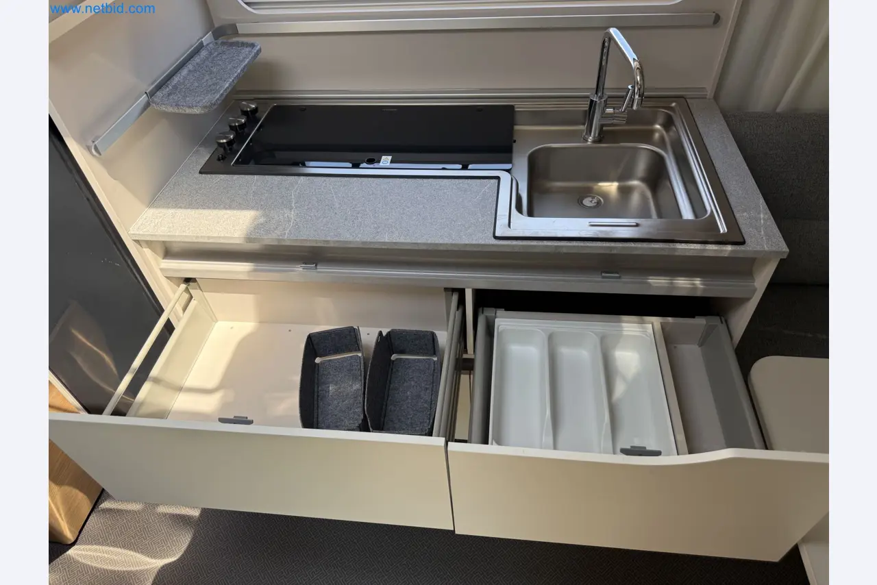 Spacious family trailer with a modern, stylish design-159