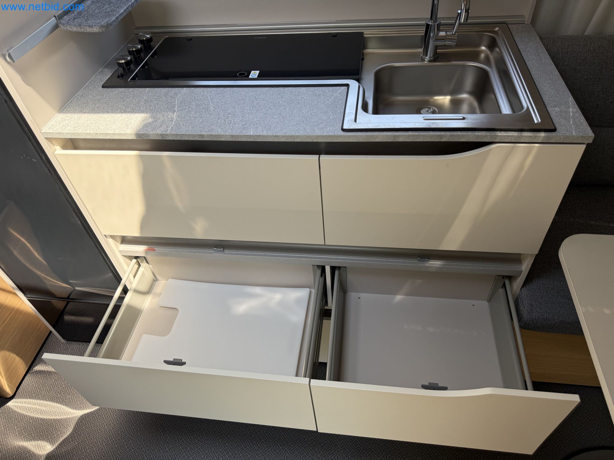 Spacious family trailer with a modern, stylish design-163