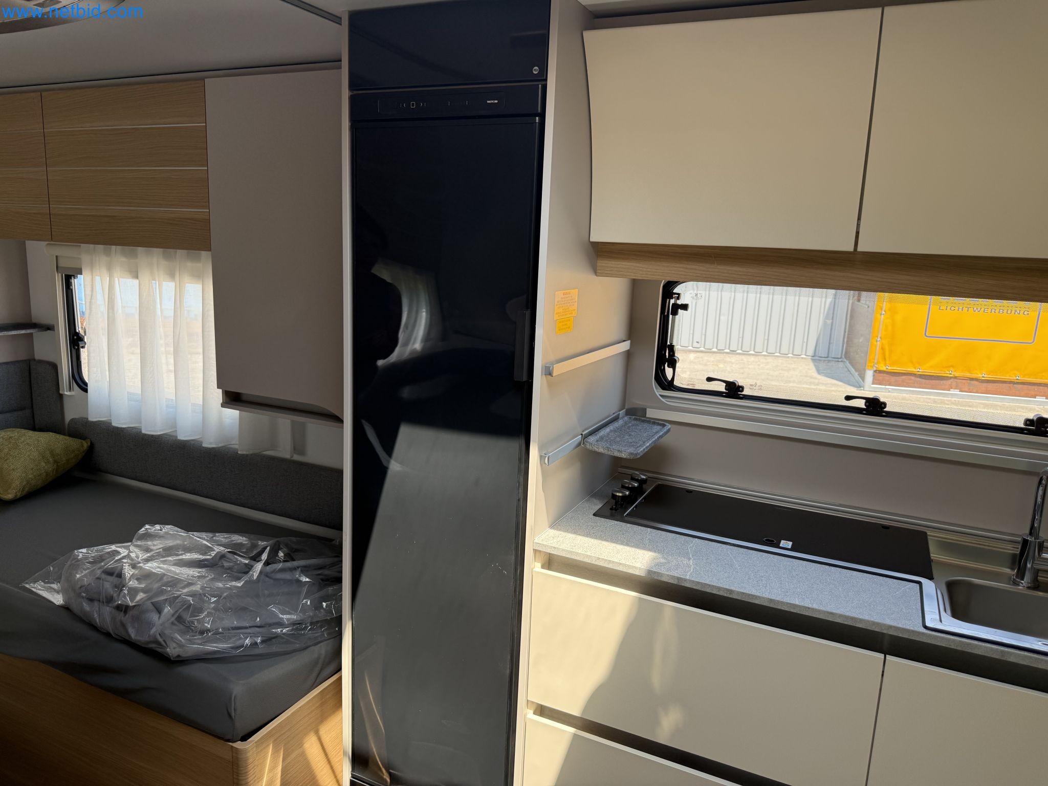 Spacious family trailer with a modern, stylish design-164