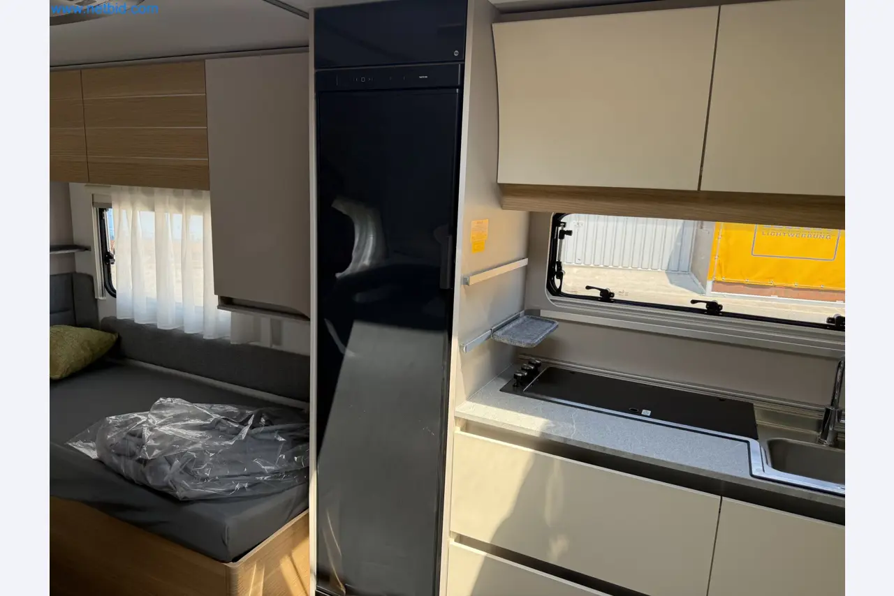 Spacious family trailer with a modern, stylish design-164
