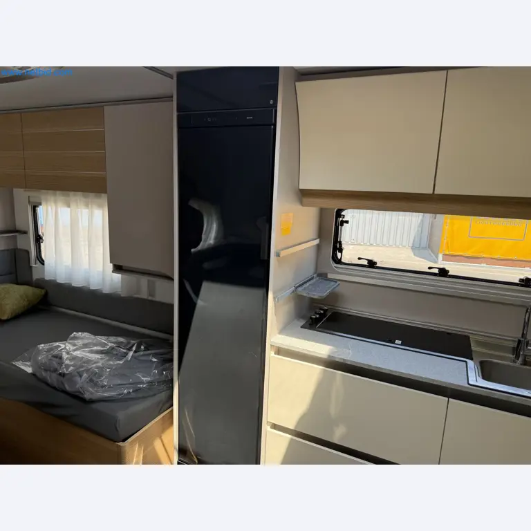 Spacious family trailer with a modern, stylish design-164
