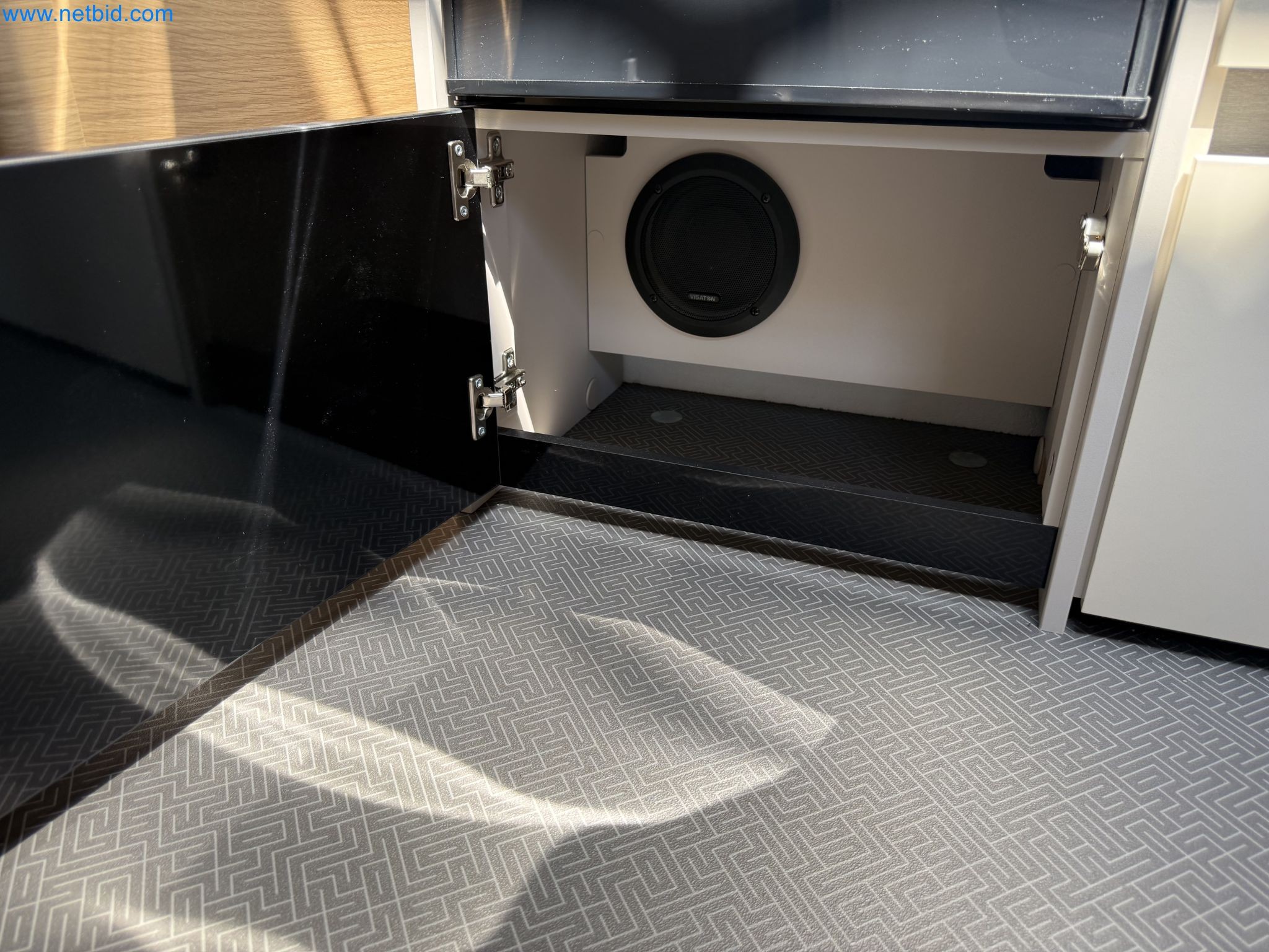 Spacious family trailer with a modern, stylish design-169