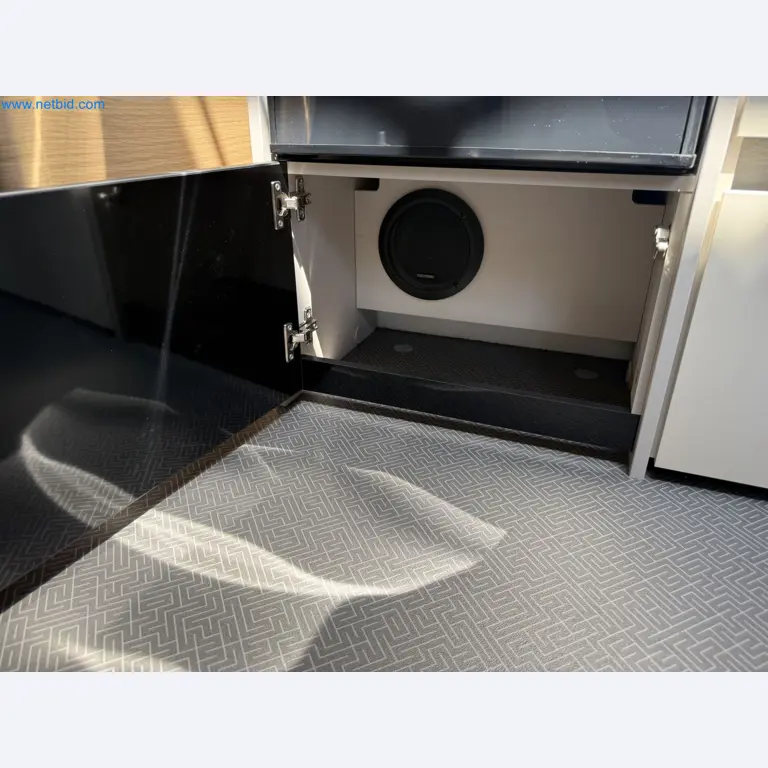 Spacious family trailer with a modern, stylish design-169