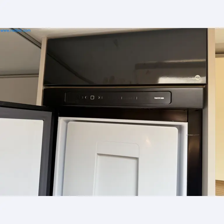 Spacious family trailer with a modern, stylish design-176