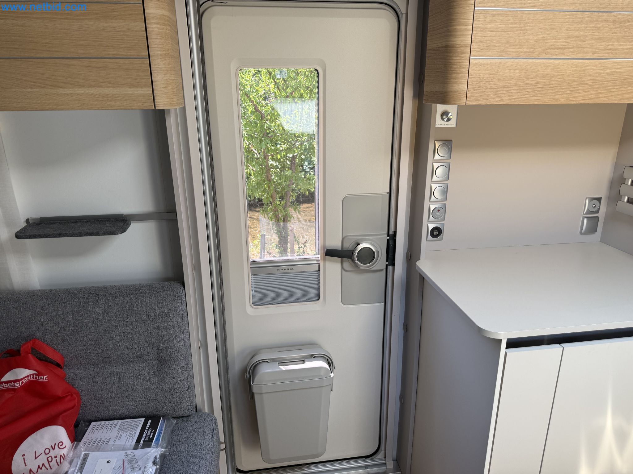 Spacious family trailer with a modern, stylish design-177