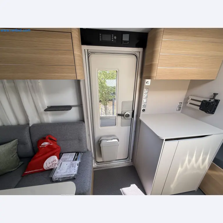 Spacious family trailer with a modern, stylish design-178