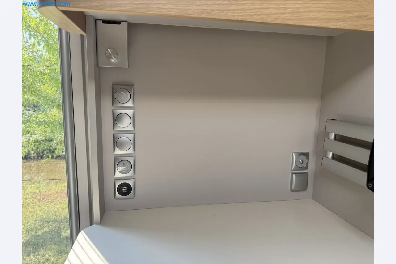 Spacious family trailer with a modern, stylish design-181
