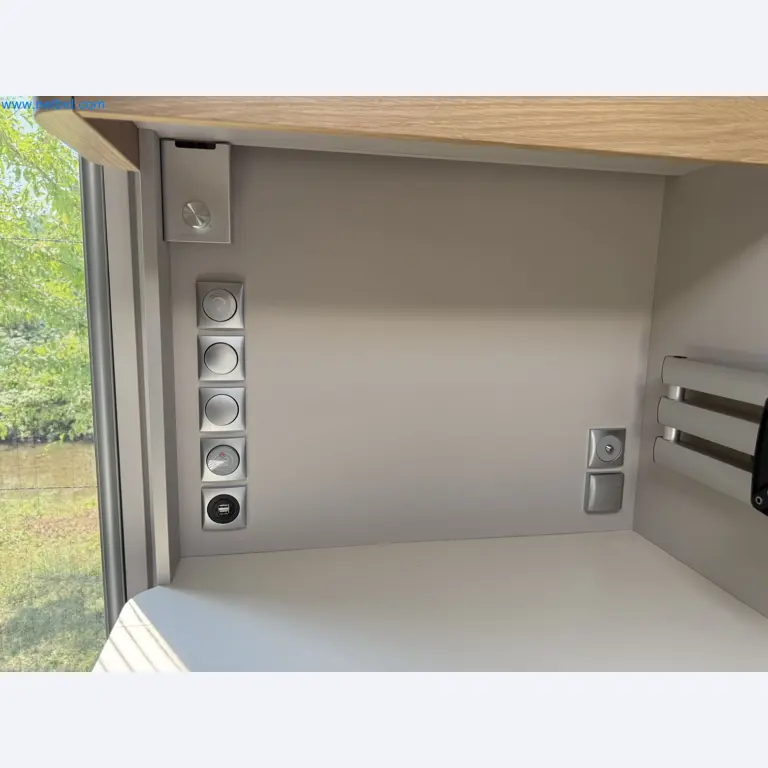 Spacious family trailer with a modern, stylish design-181
