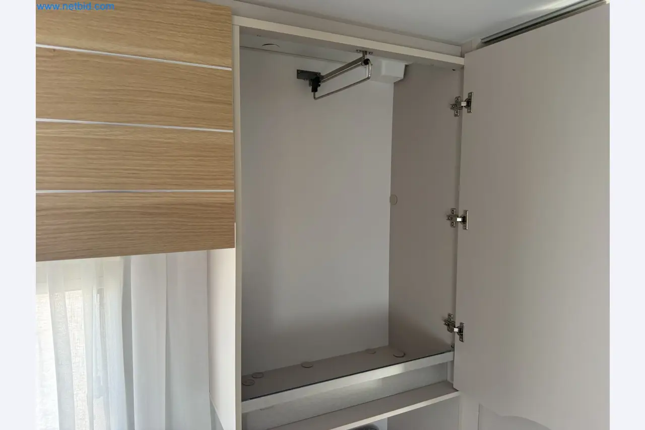 Spacious family trailer with a modern, stylish design-20