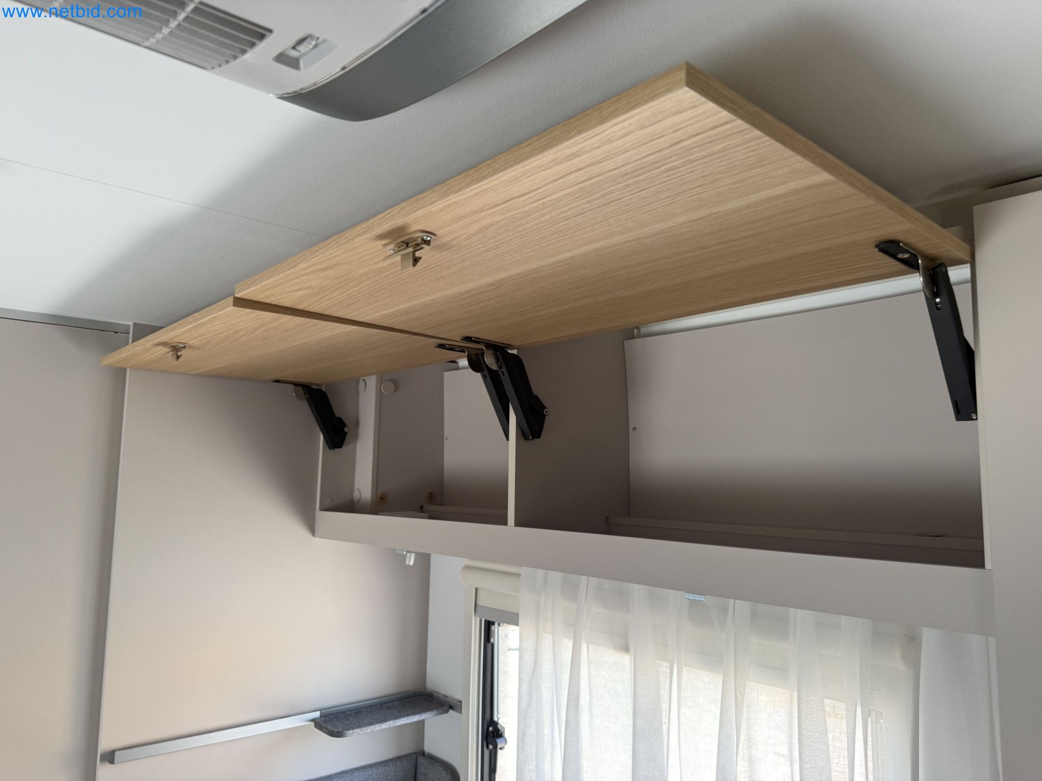 Spacious family trailer with a modern, stylish design-23