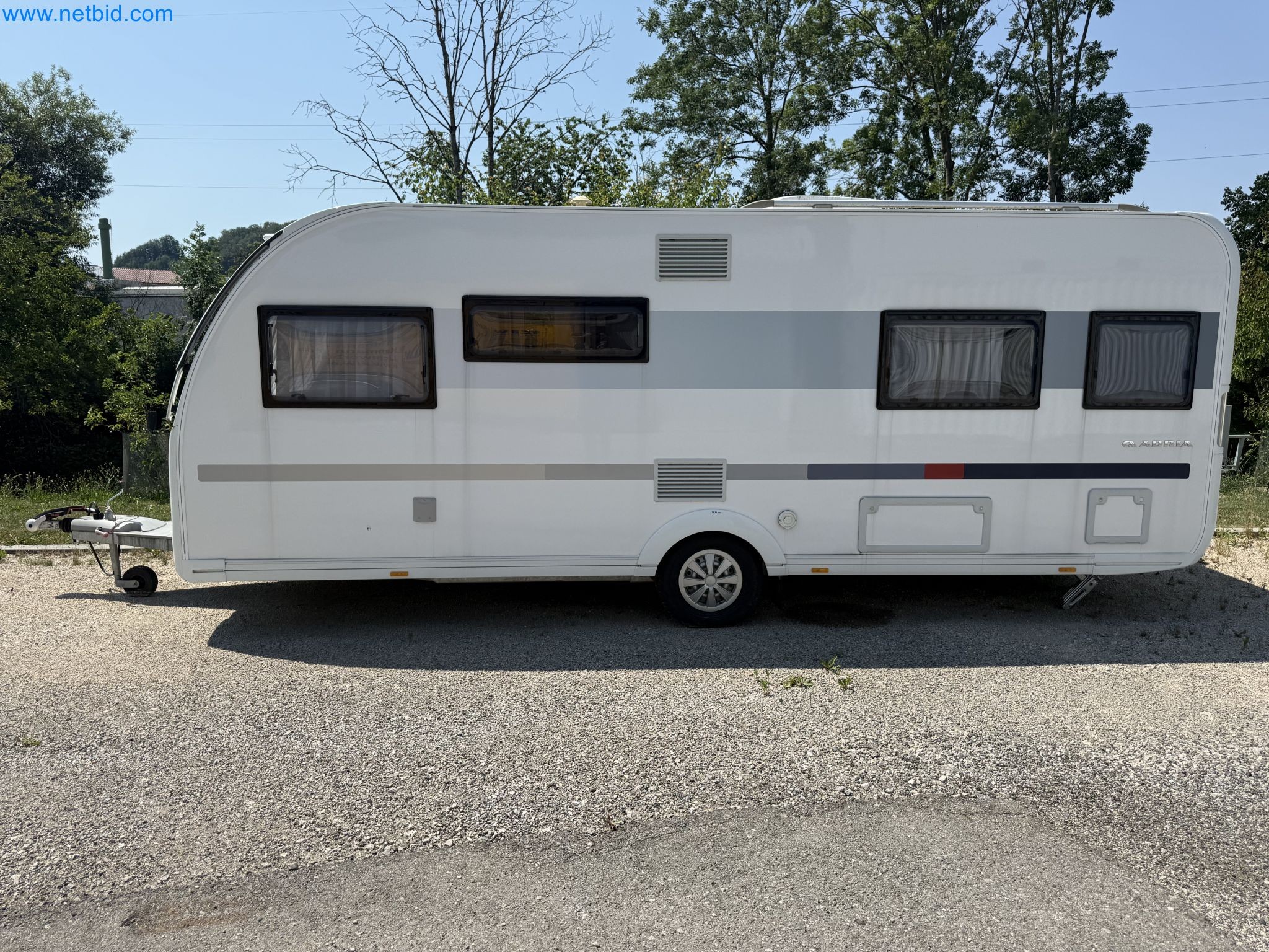 Spacious family trailer with a modern, stylish design-25