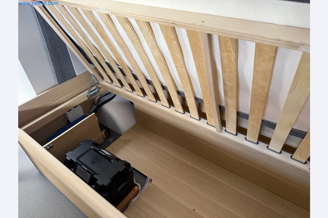 Spacious family trailer with a modern, stylish design-32