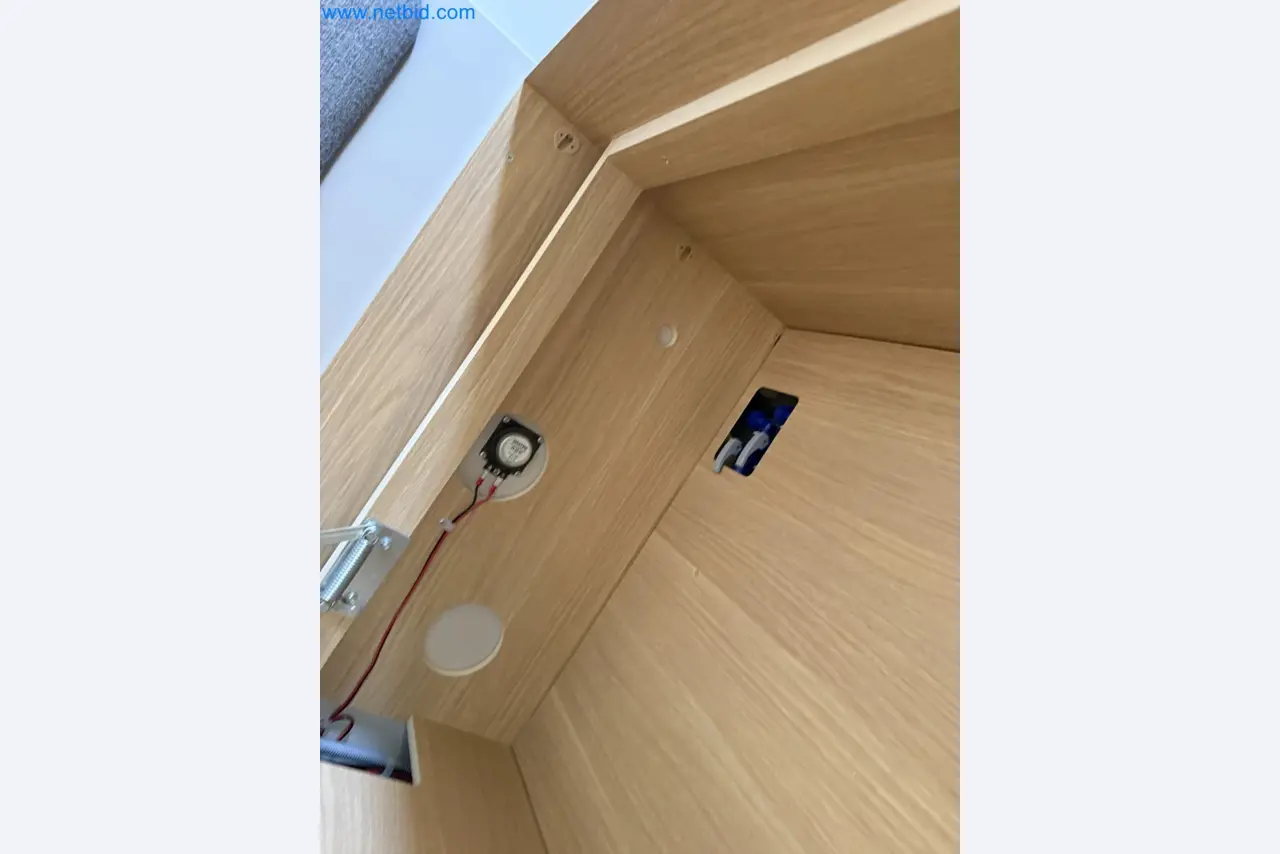 Spacious family trailer with a modern, stylish design-34